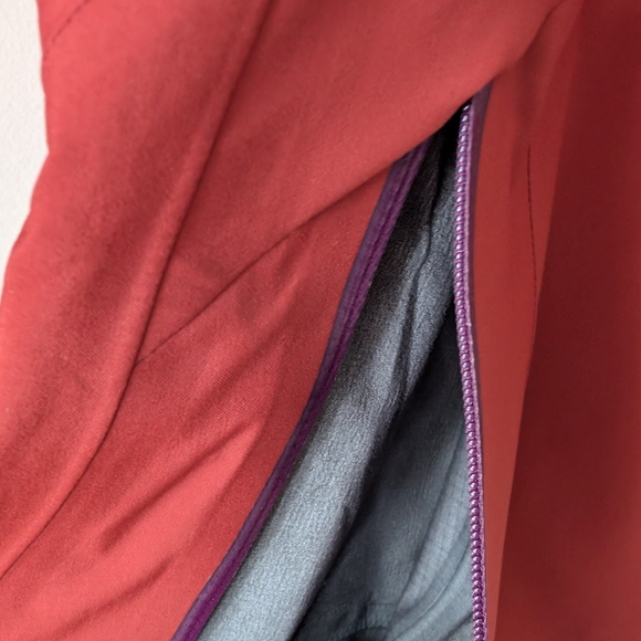 Arc'teryx Women's Revinna Snowboarding Gore-Tex Shell Jacket - Picture 12 of 14